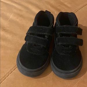 Vans high top w/suede accents size 6 black